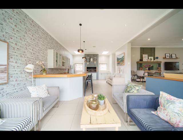 3 BEDROOM HOUSE FOR SALE IN BEACON BAY
